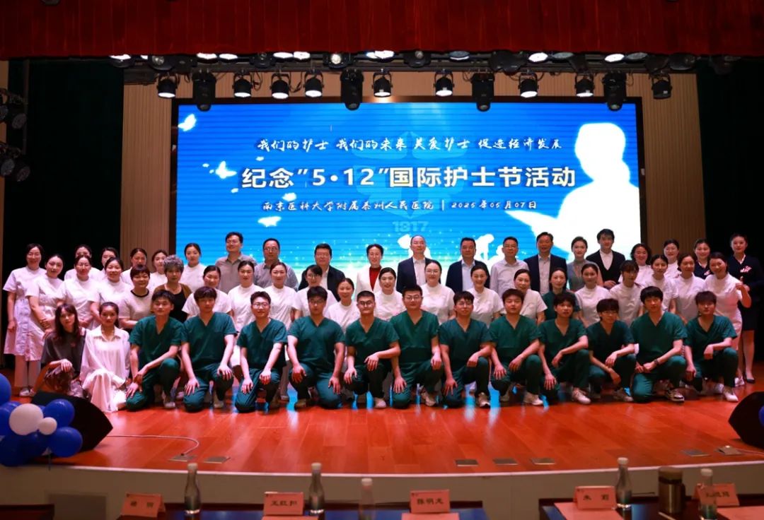 合影1.jpg